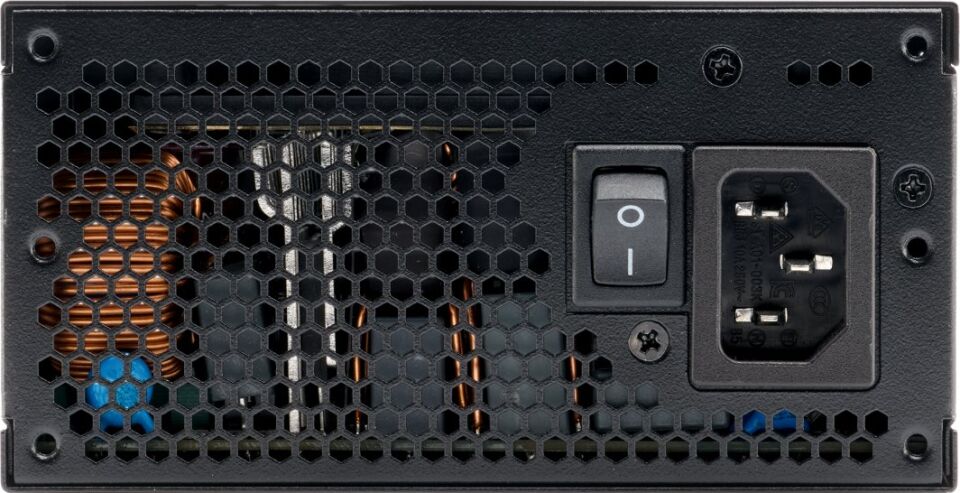 XPG Pymcore SFX 750W 80+ Gold Güç Kaynağı PYMCORE750G-BKCEU